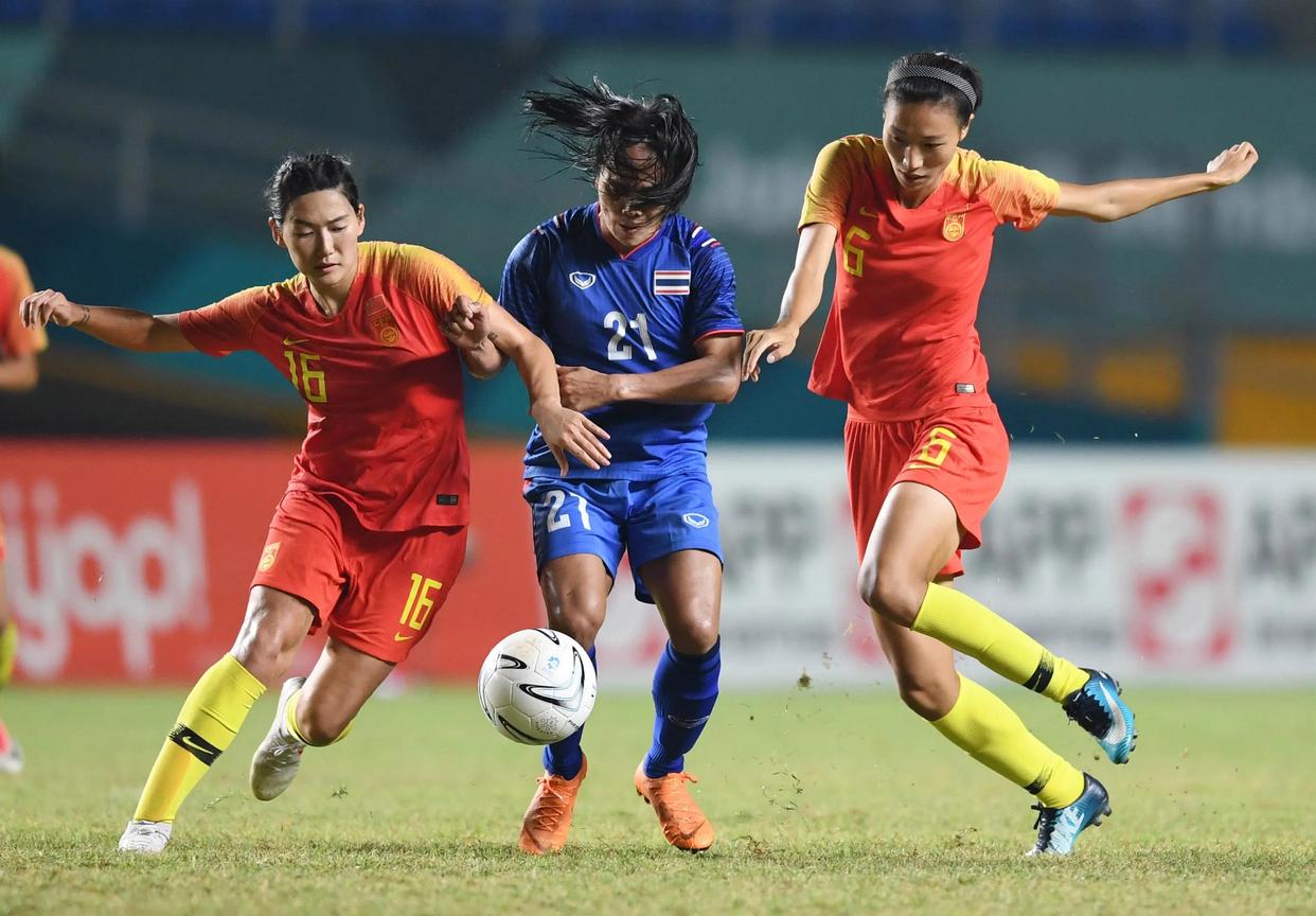 国际足坛女子大赛鏖战，谁能称霸？