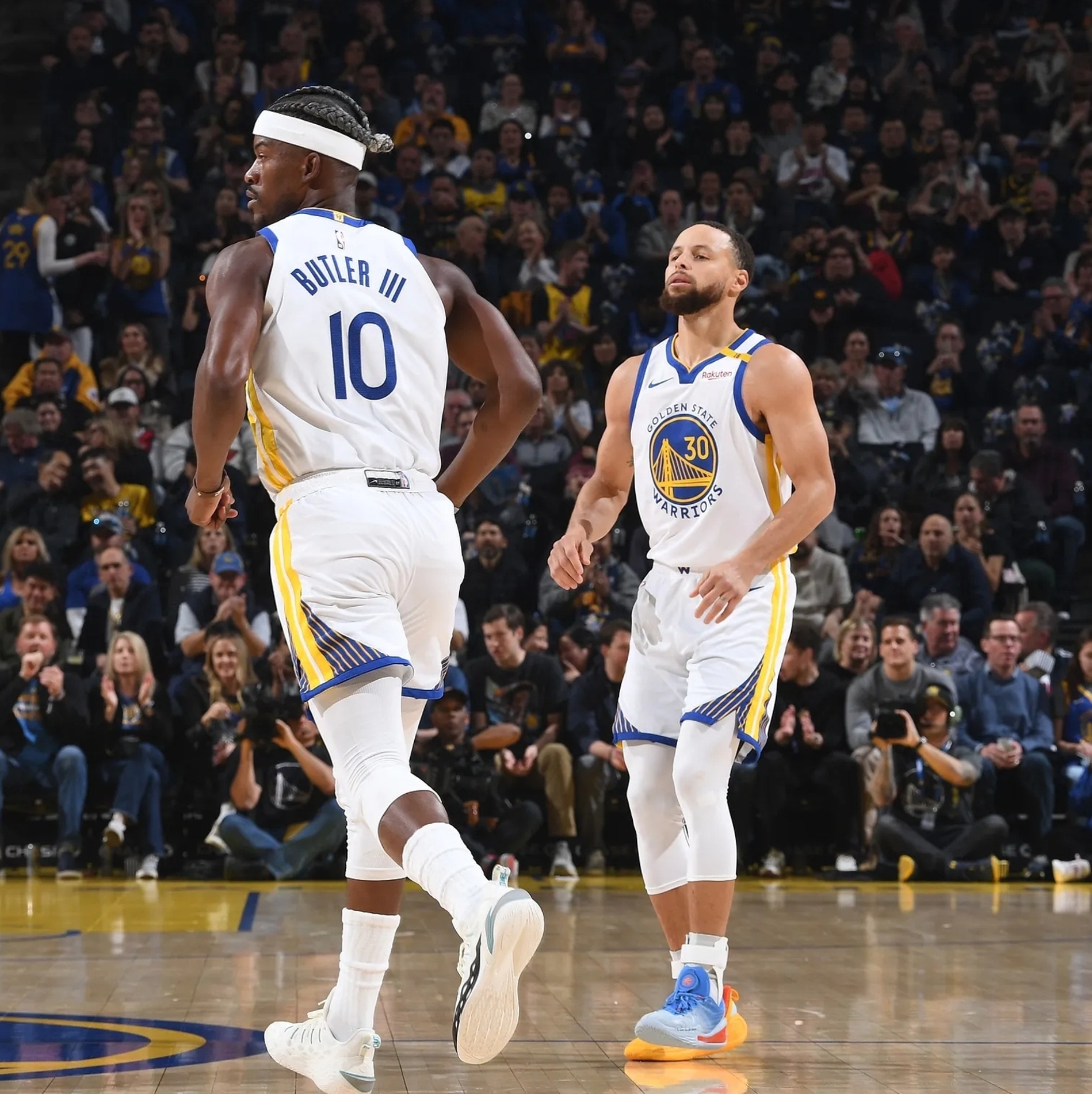 勇士遭遇重创,失利惨重 勇士遭遇重创,失利惨重