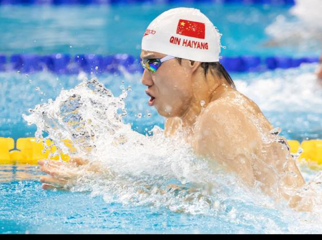 中国游泳选手发挥出色，夺得奖牌