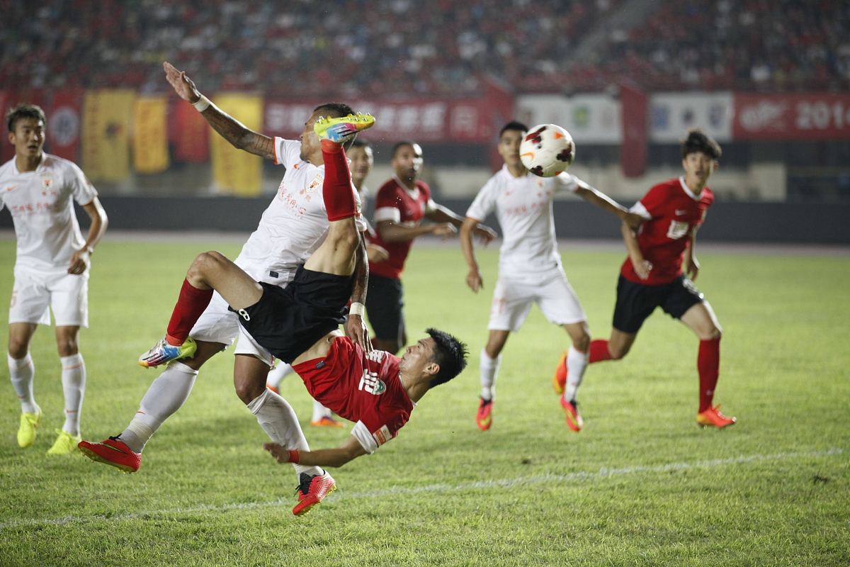 爱游戏网站入口-连续进球，球队雄霸赛场